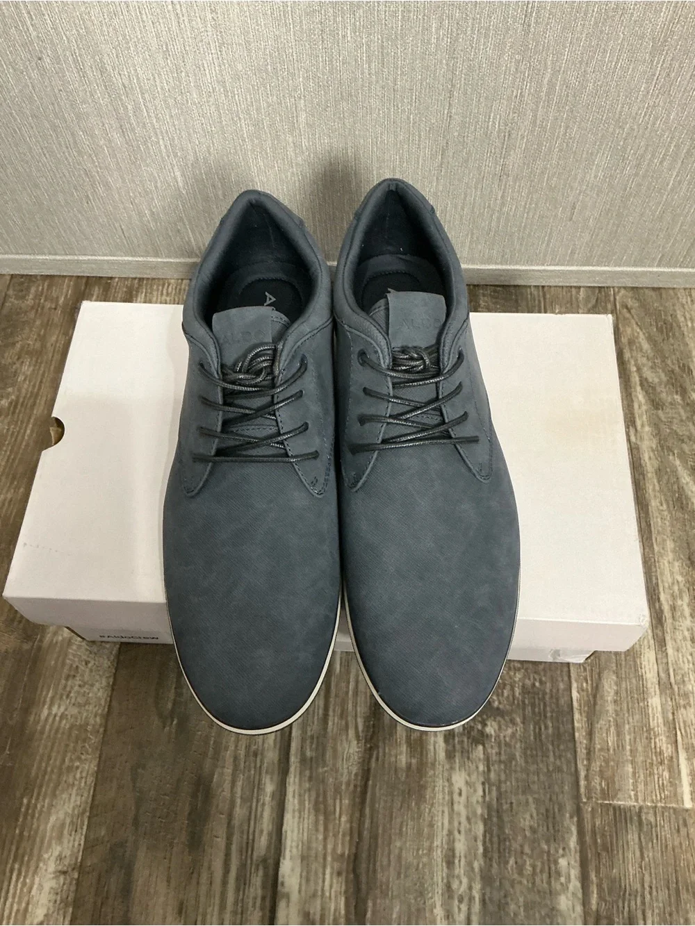 Aldo Men's Navy Lace-Up Derby with White Trim Size 10.5